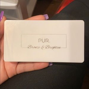 Pür bronze and brighten